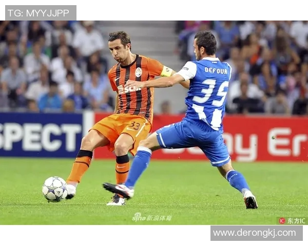 39号足球星崛起之路描绘绿茵赛场荣耀与传奇历程 39号足球星崛起之路描绘绿茵赛场荣耀与传奇历程