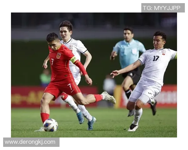 中国足球球迷热情助力球星崛起 他们是背后无声的力量