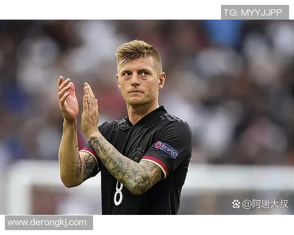 全球足球巨星风采：盘点世界顶级球员的传奇经历与成就