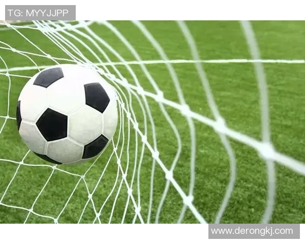 足球巨星传奇风采：球场上的艺术之美与灵动瞬间